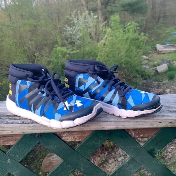 Under Armour  X Level destroyer sneakers Sz 3 Youth - Picture 1 of 8